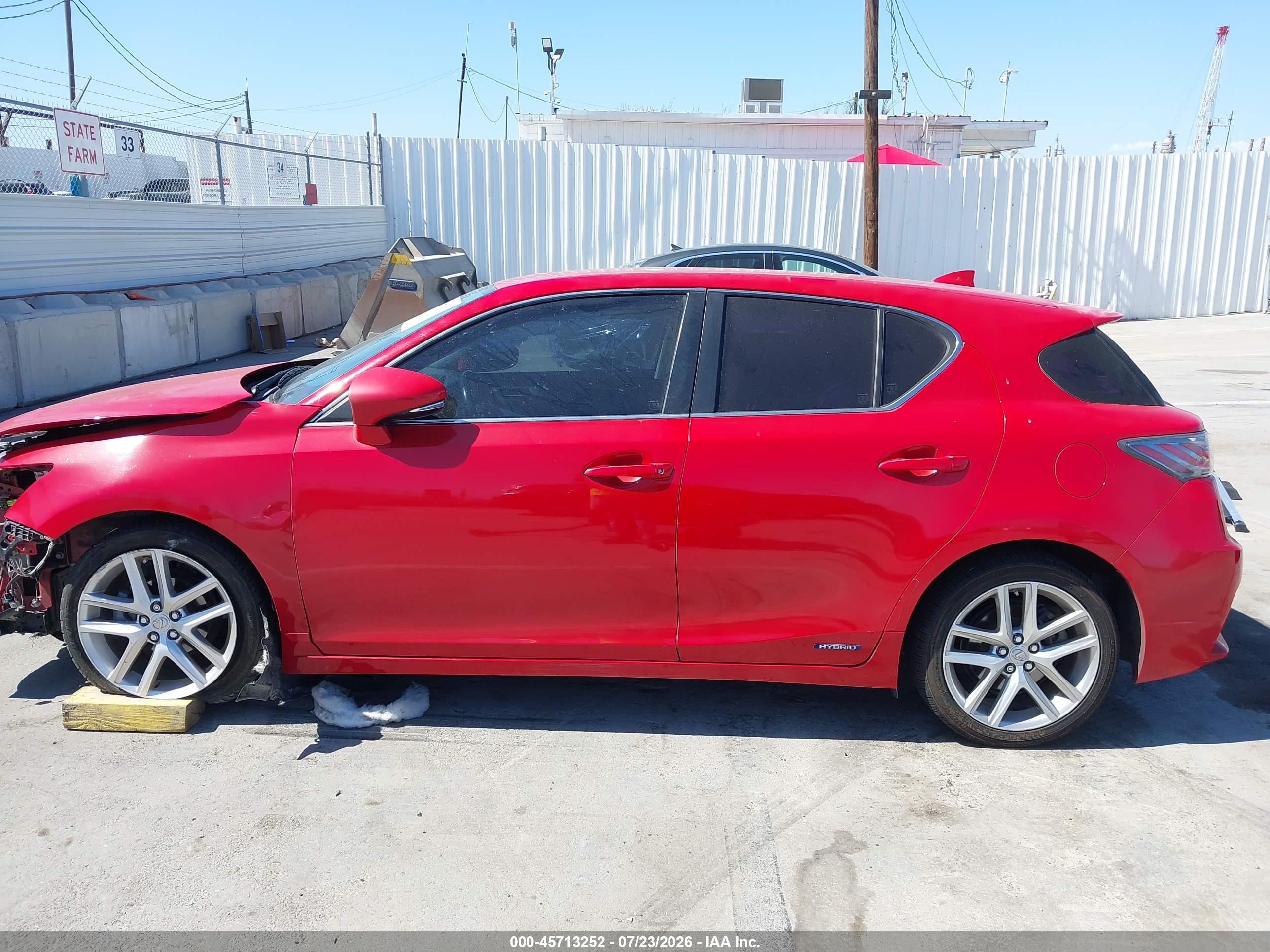 2016 LEXUS CT 200H
