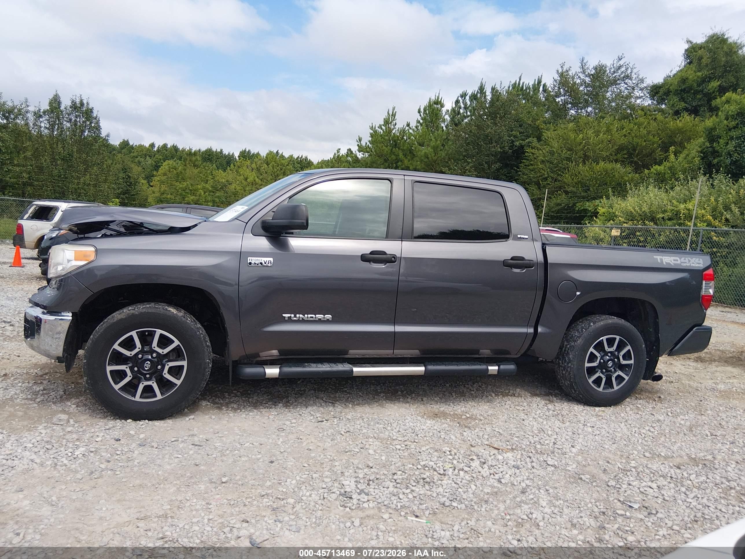 2017 TOYOTA TUNDRA SR5 5.7L V8