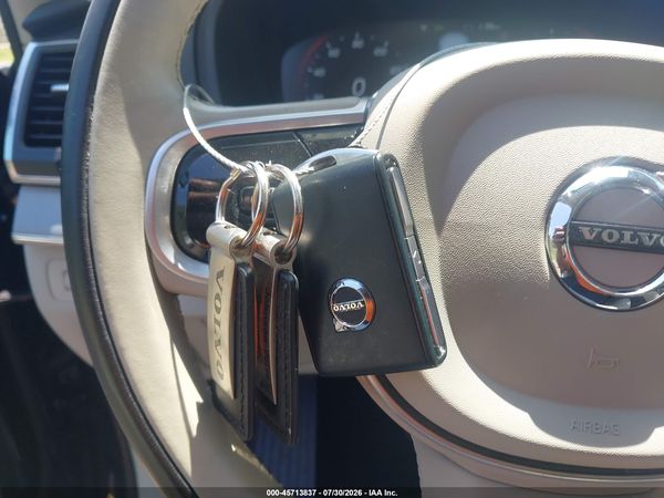 2022 VOLVO XC90 T5 MOMENTUM 7 PASSENGER