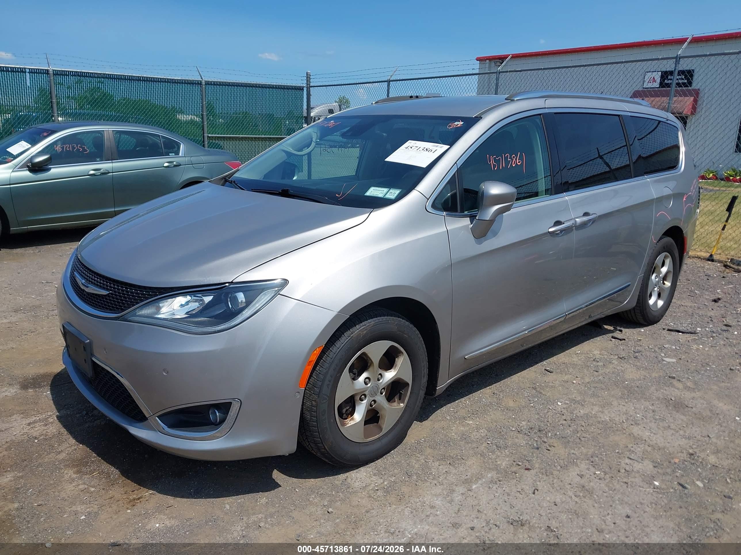 2017 CHRYSLER PACIFICA TOURING-L PLUS — I2