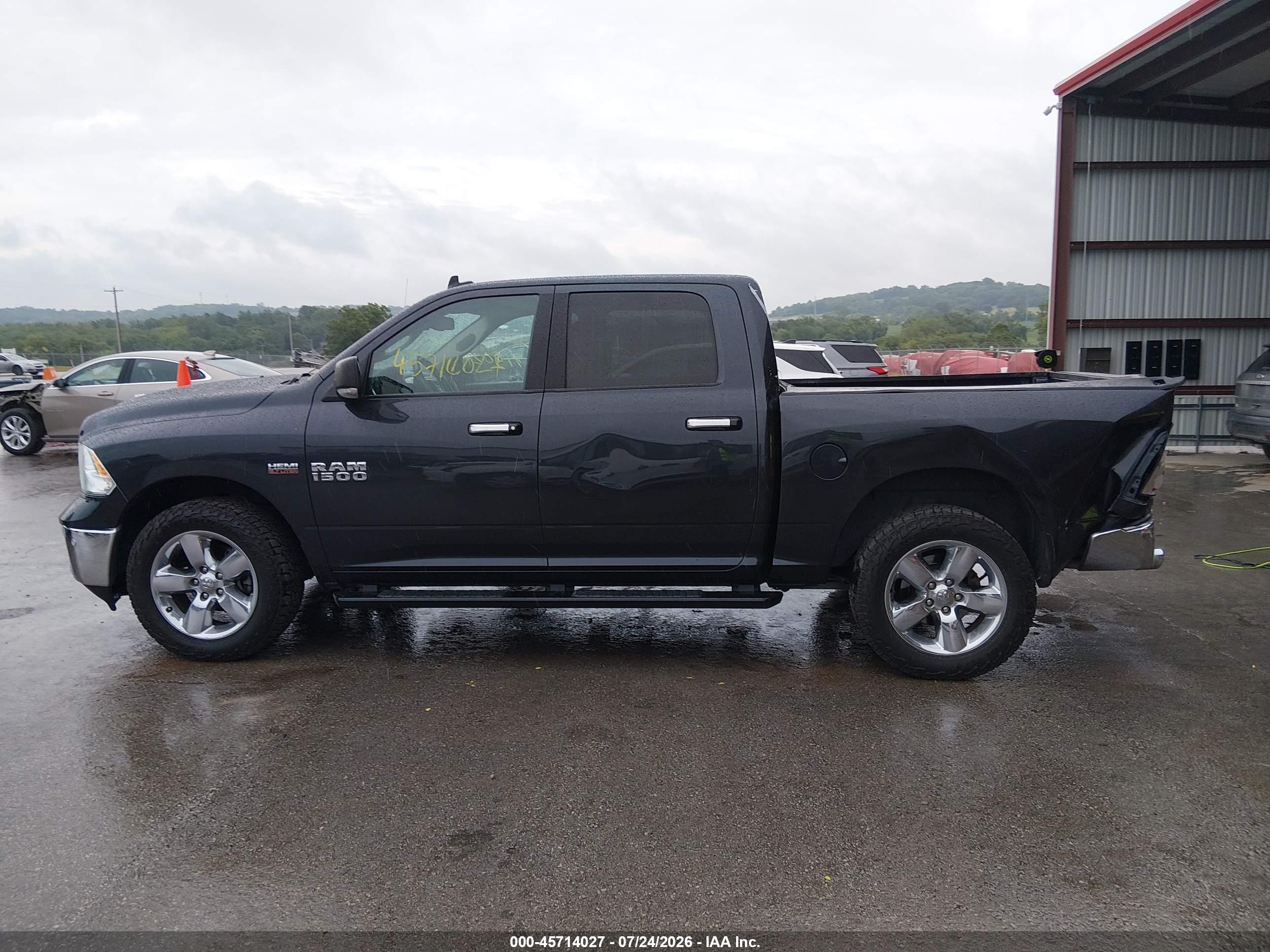 2017 RAM 1500 BIG HORN  4X4 5'7 BOX