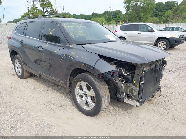 2020 TOYOTA HIGHLANDER LE
