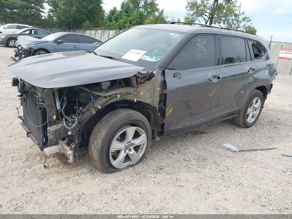 2020 TOYOTA HIGHLANDER LE