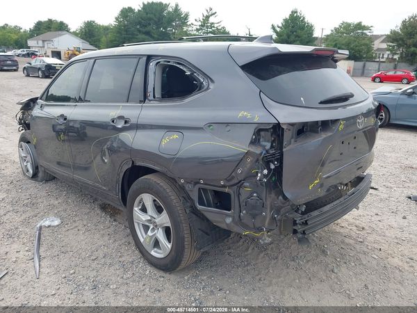 2020 TOYOTA HIGHLANDER LE