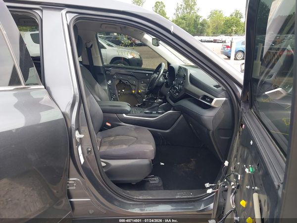 2020 TOYOTA HIGHLANDER LE