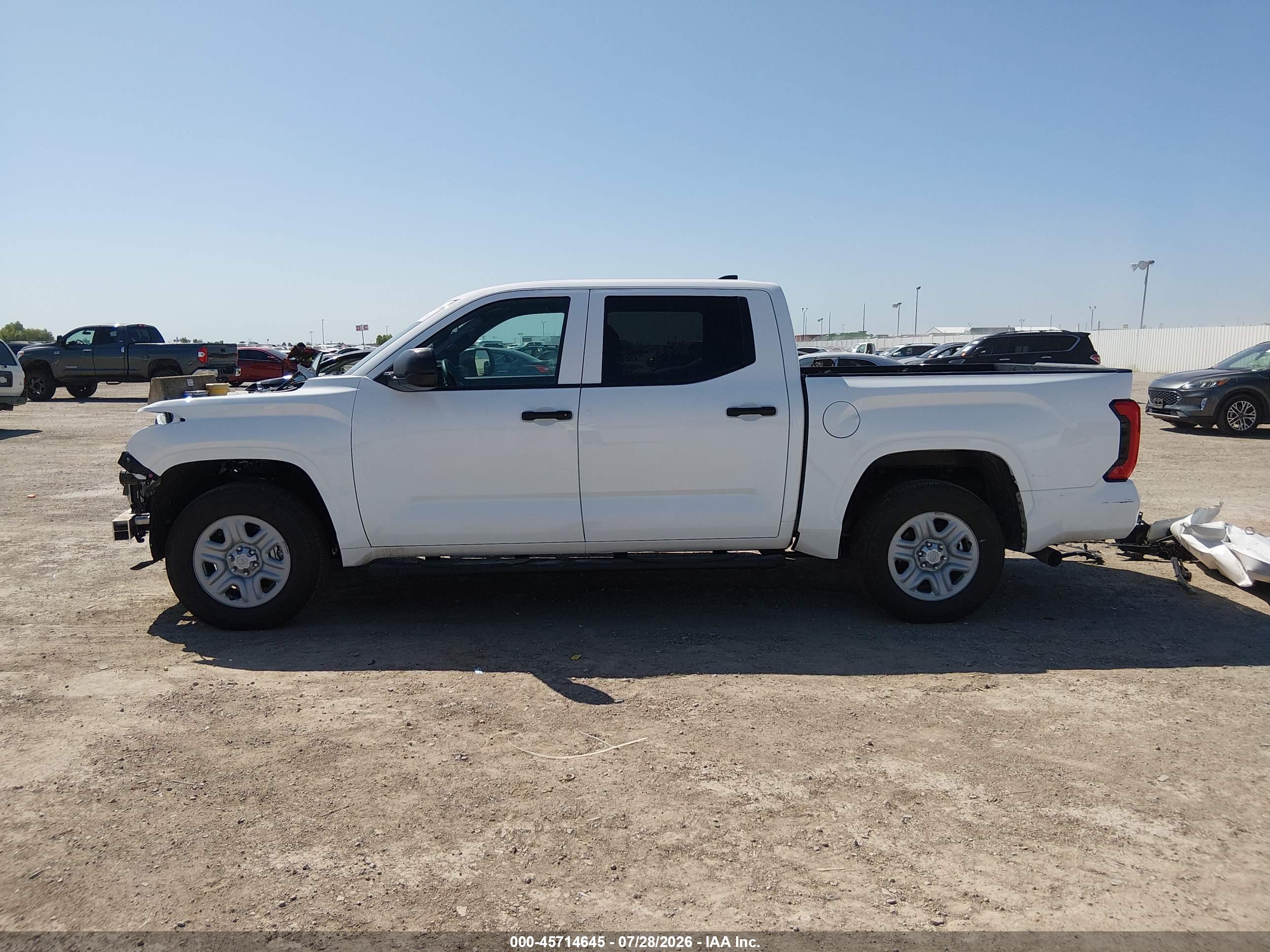2025 TOYOTA TUNDRA SR