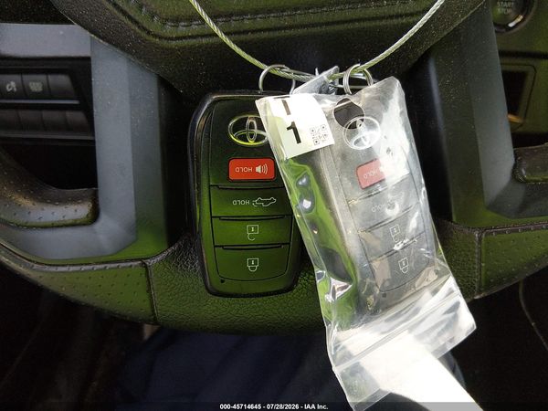2025 TOYOTA TUNDRA SR