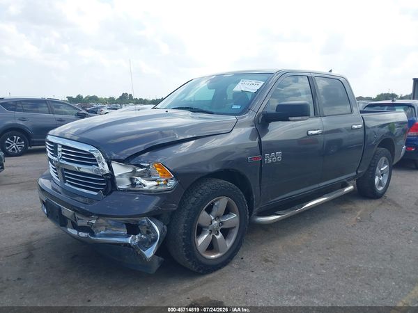2016 RAM 1500 SLT