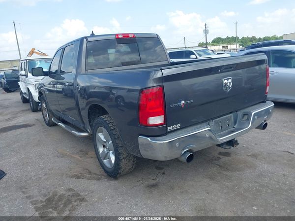2016 RAM 1500 SLT