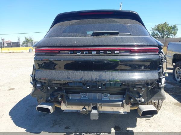 2024 PORSCHE CAYENNE