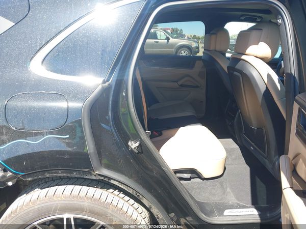 2024 PORSCHE CAYENNE