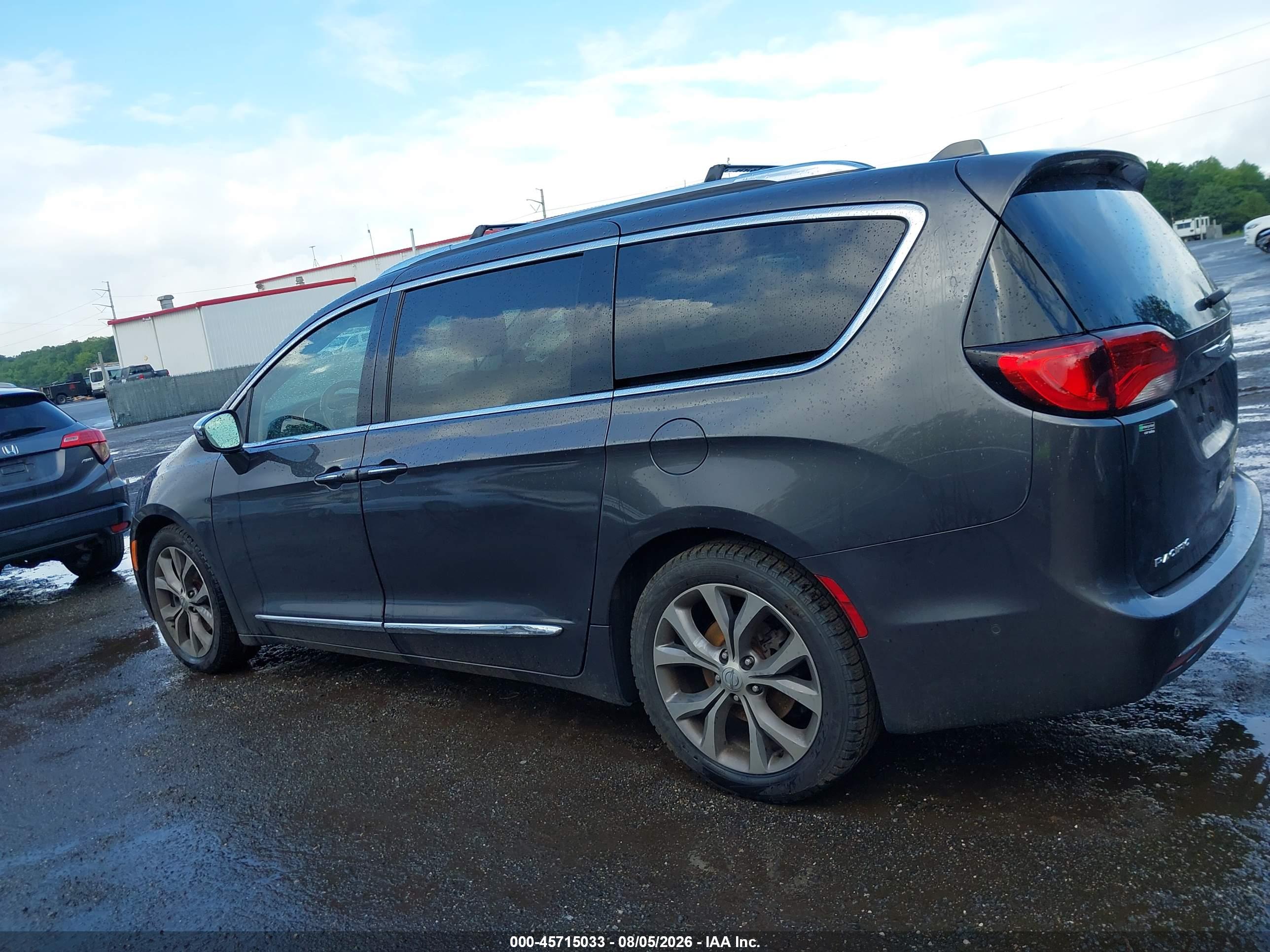2019 CHRYSLER PACIFICA LIMITED