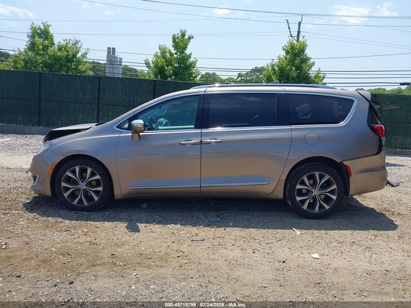 2017 CHRYSLER PACIFICA