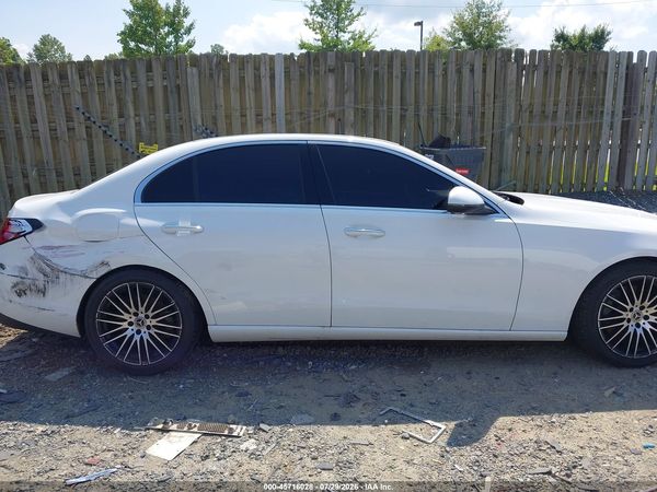 2024 MERCEDES-BENZ C 300