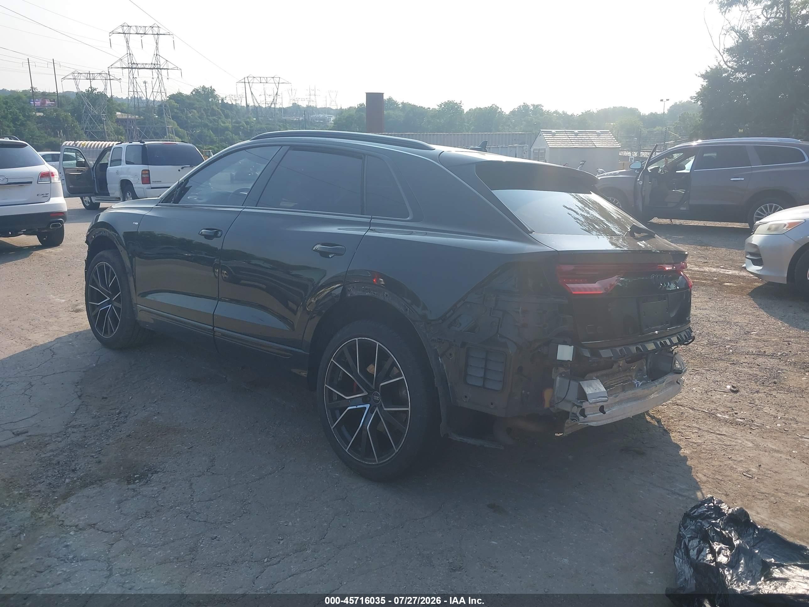 2023 AUDI Q8