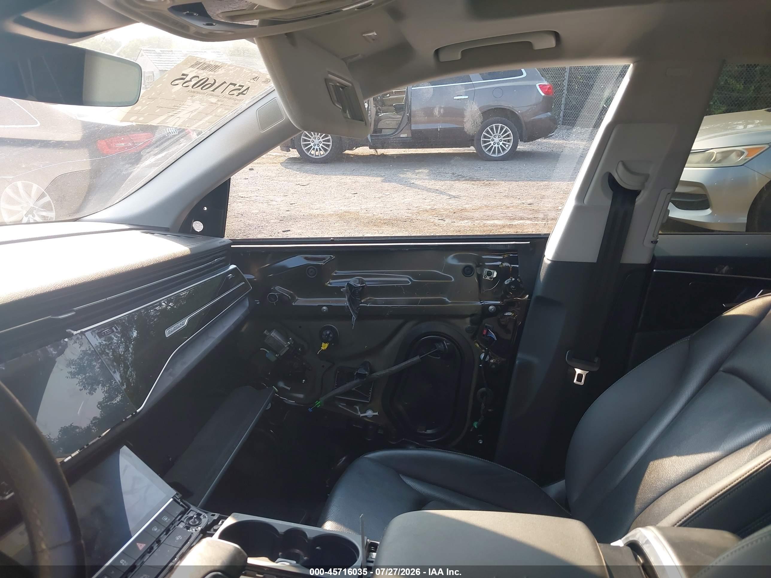 2023 AUDI Q8