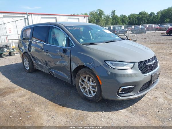 2023 CHRYSLER PACIFICA TOURING L — I1
