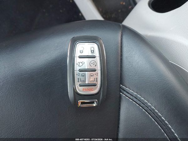 2023 CHRYSLER PACIFICA TOURING L — I11