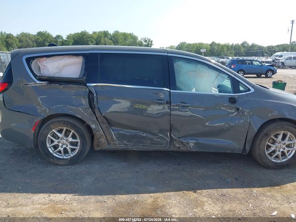 2023 CHRYSLER PACIFICA TOURING L — I116