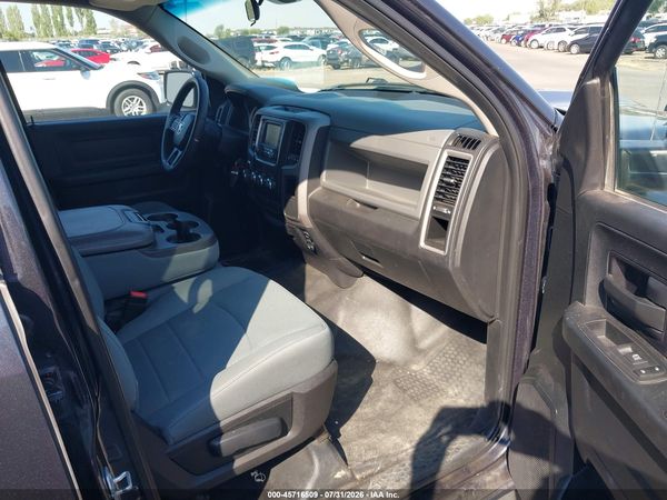 2017 RAM 1500 TRADESMAN  4X4 5'7 BOX