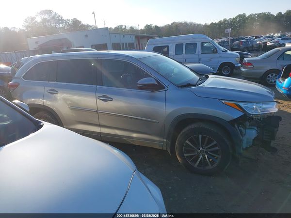2017 TOYOTA HIGHLANDER XLE
