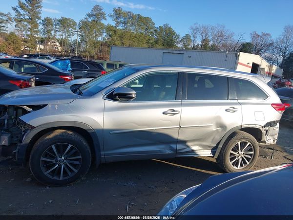 2017 TOYOTA HIGHLANDER XLE