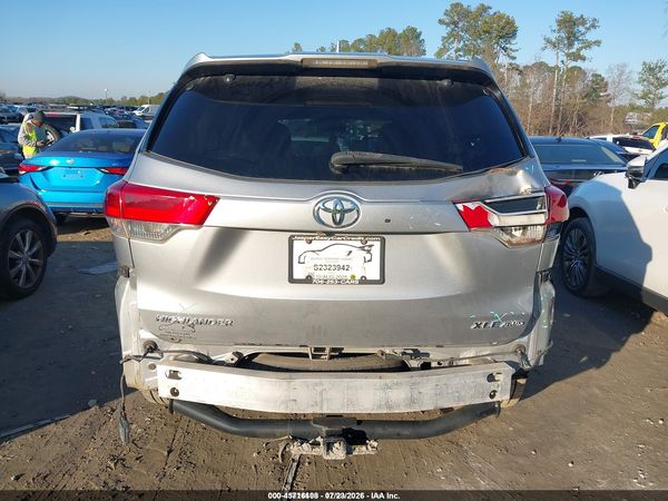 2017 TOYOTA HIGHLANDER XLE