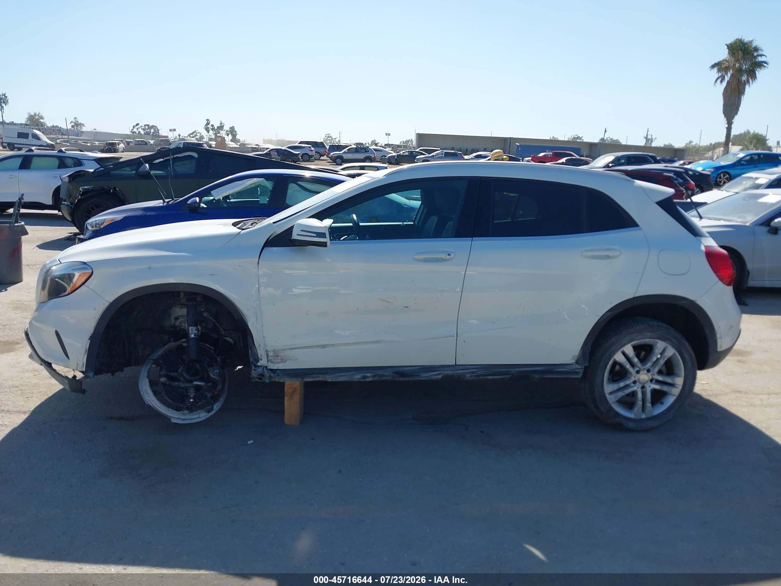 2016 MERCEDES-BENZ GLA 250 4MATIC