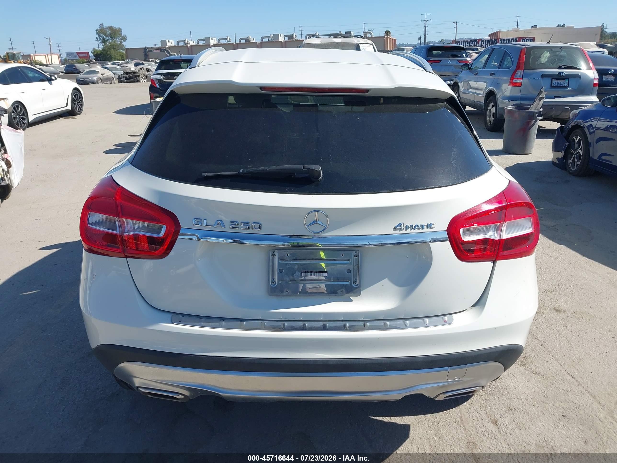 2016 MERCEDES-BENZ GLA 250 4MATIC