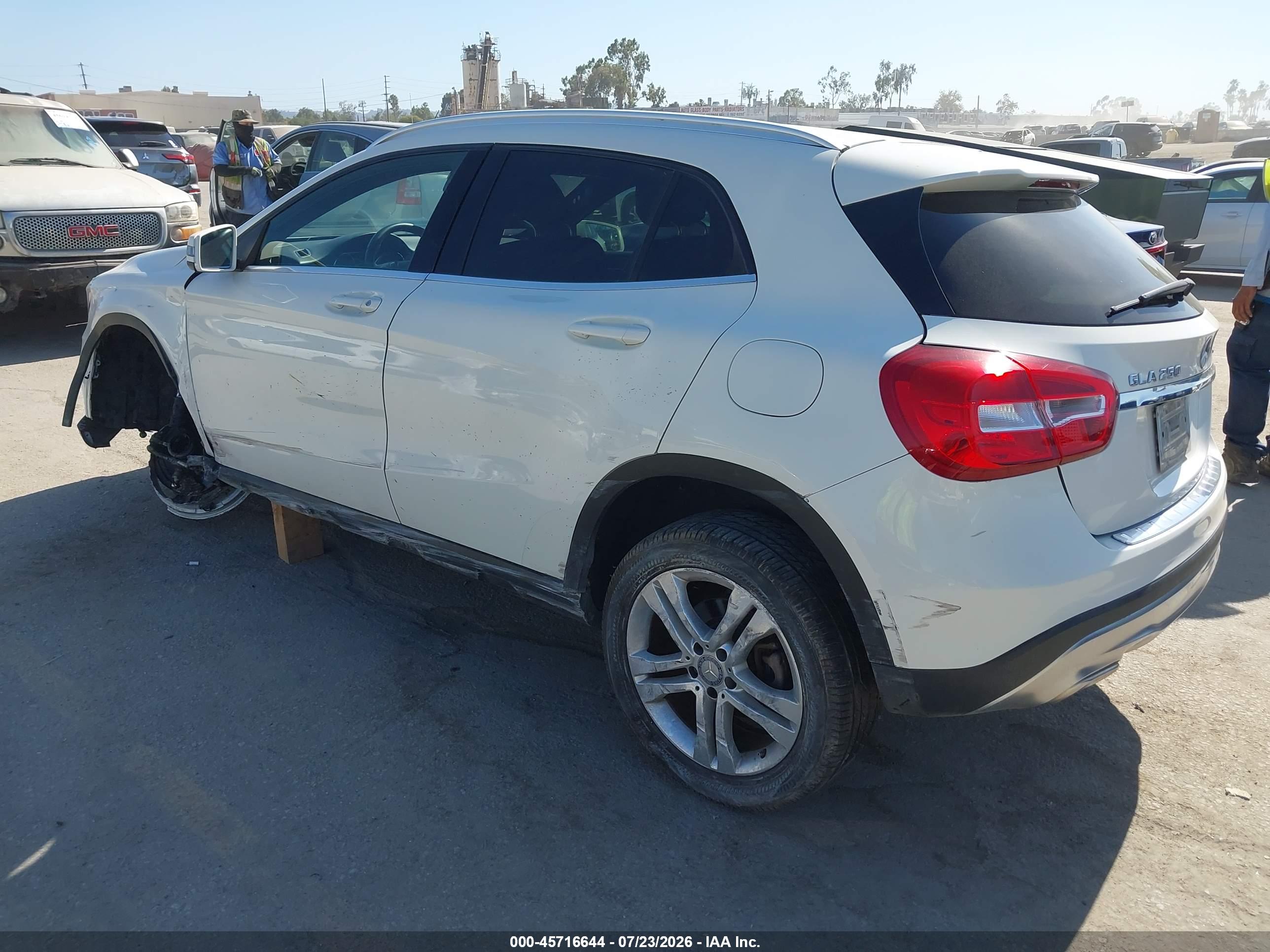 2016 MERCEDES-BENZ GLA 250 4MATIC