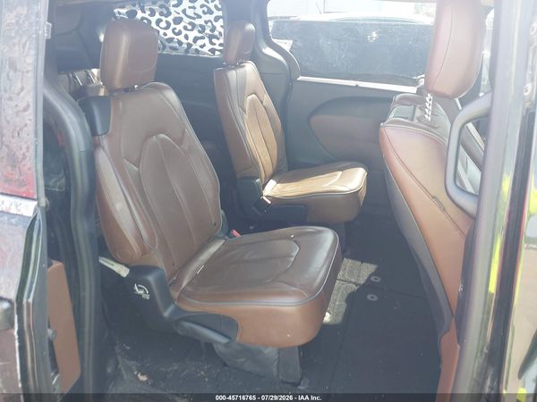 2017 CHRYSLER PACIFICA LIMITED — I8