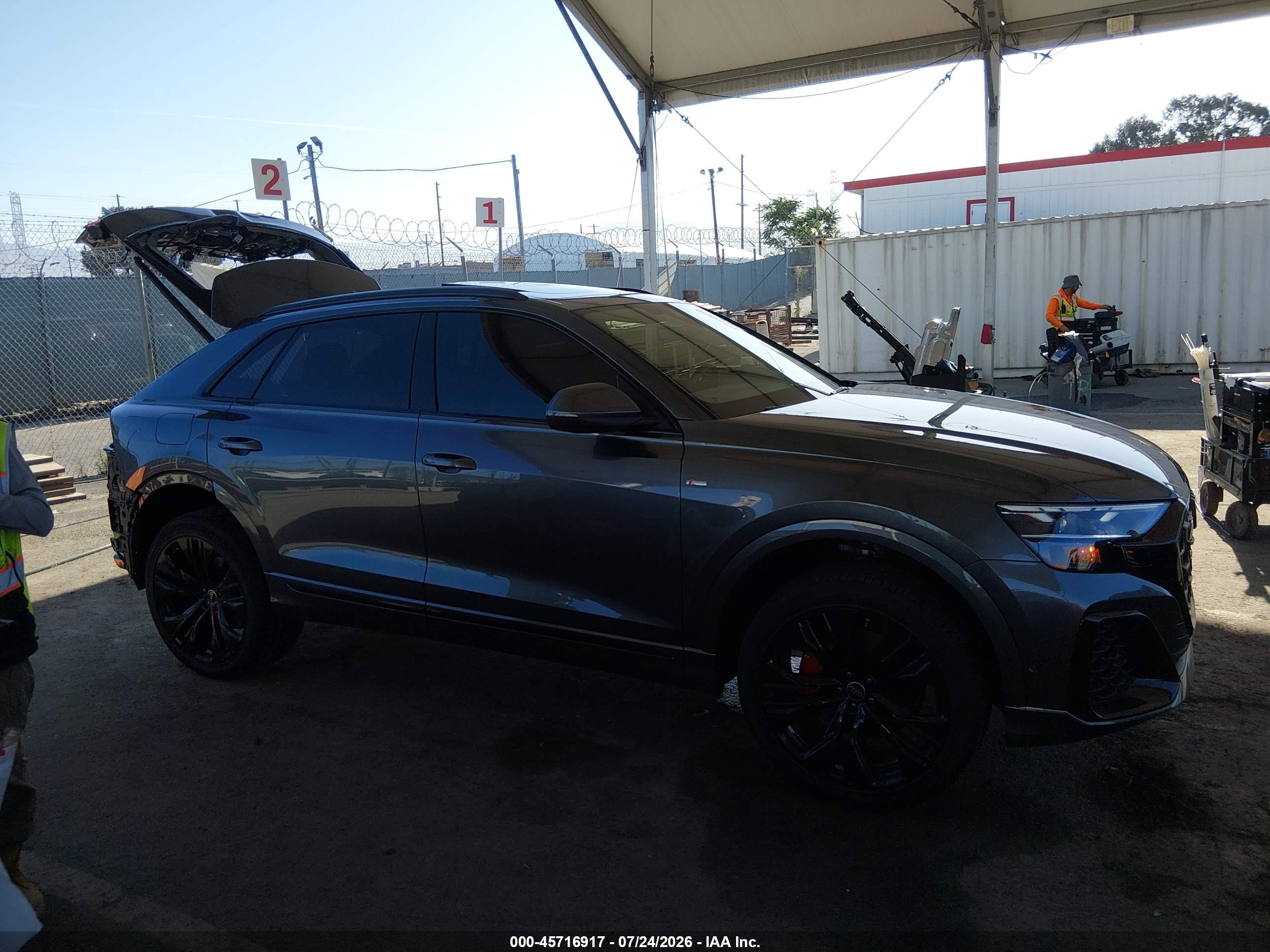 2025 AUDI Q8