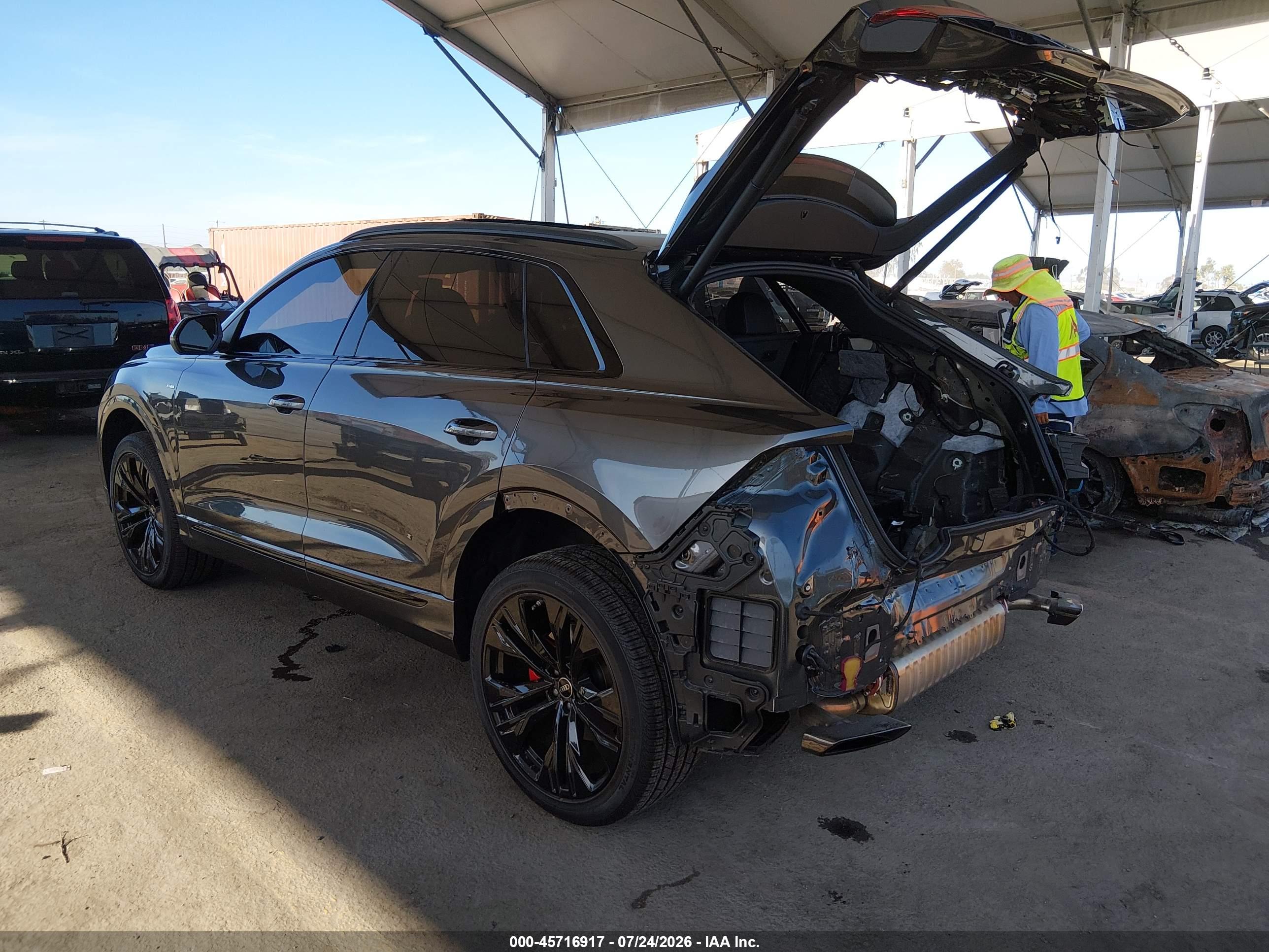 2025 AUDI Q8