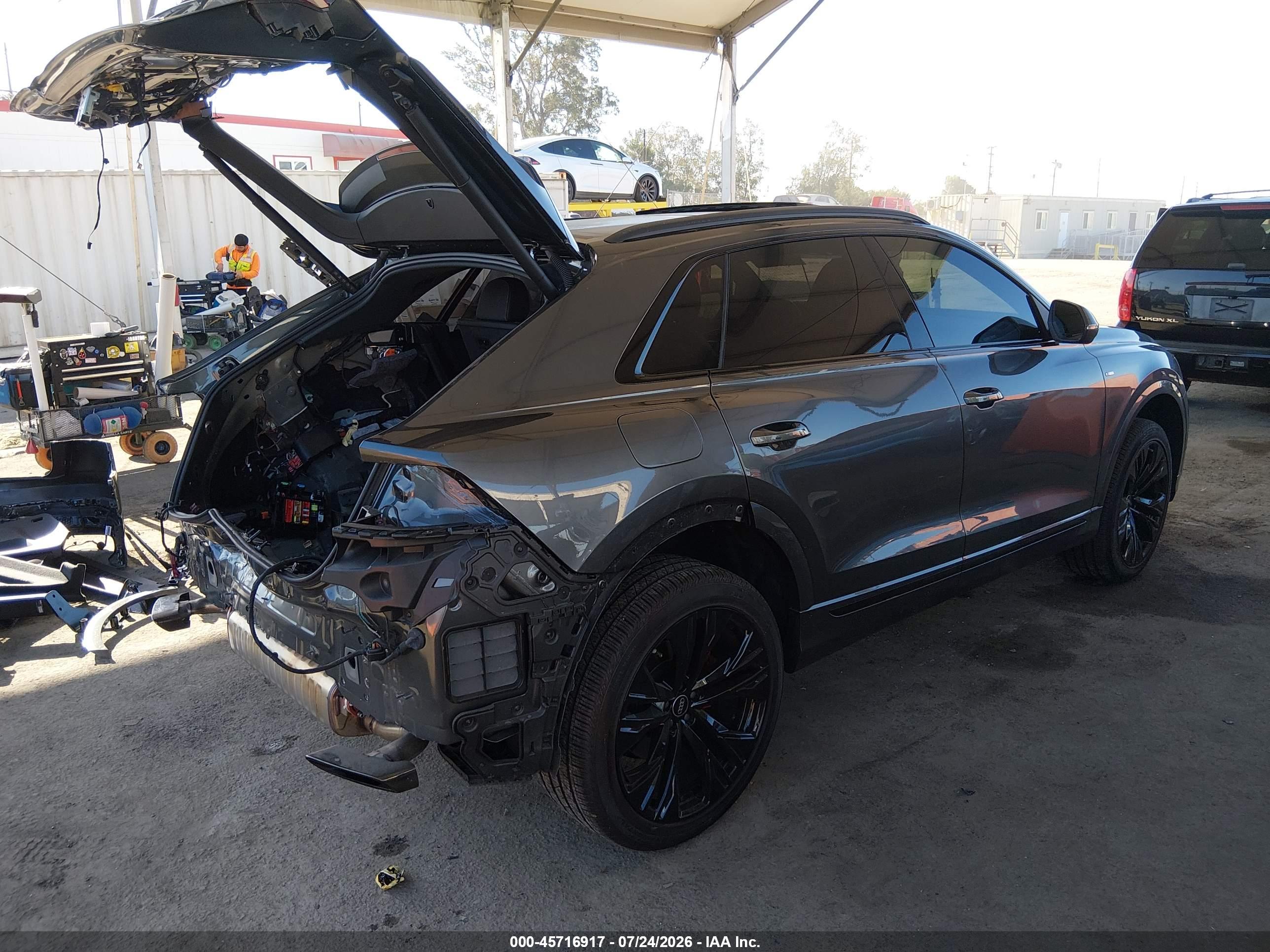 2025 AUDI Q8