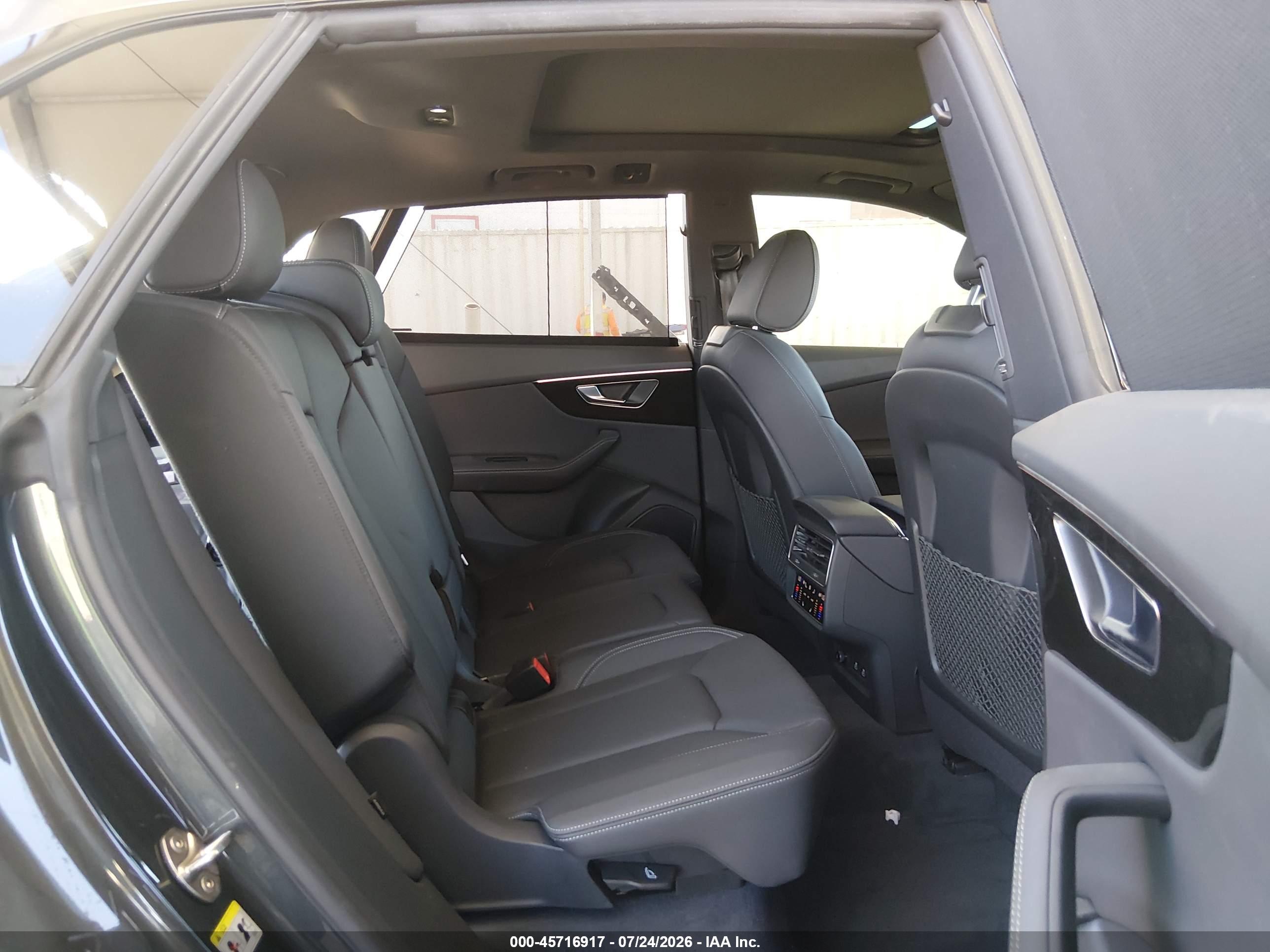 2025 AUDI Q8