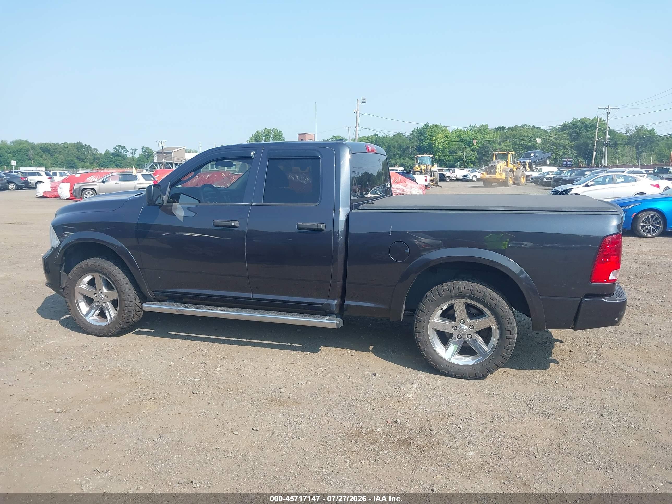 2017 RAM 1500 EXPRESS  4X4 6'4 BOX
