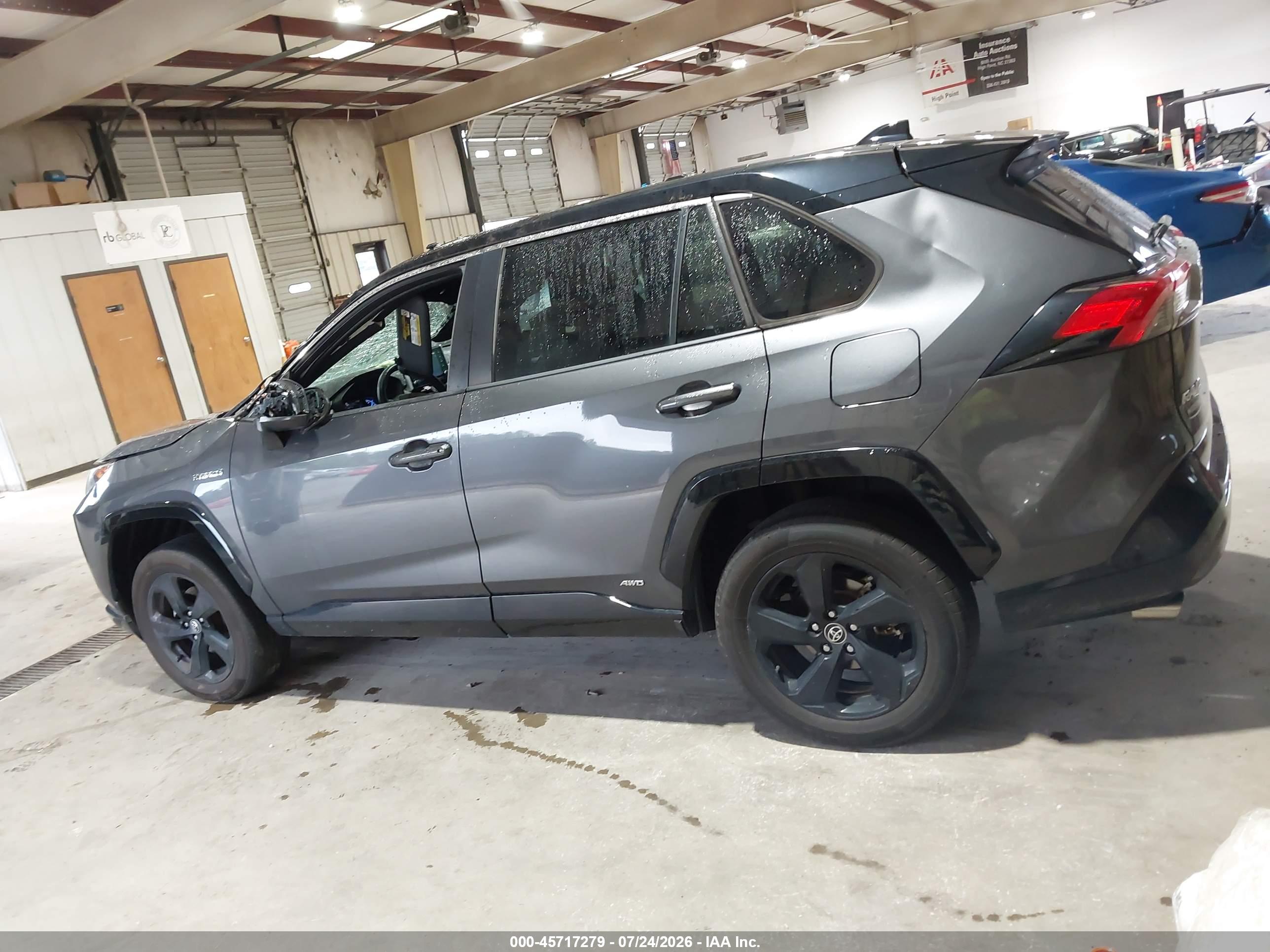 2020 TOYOTA RAV4 HYBRID XSE