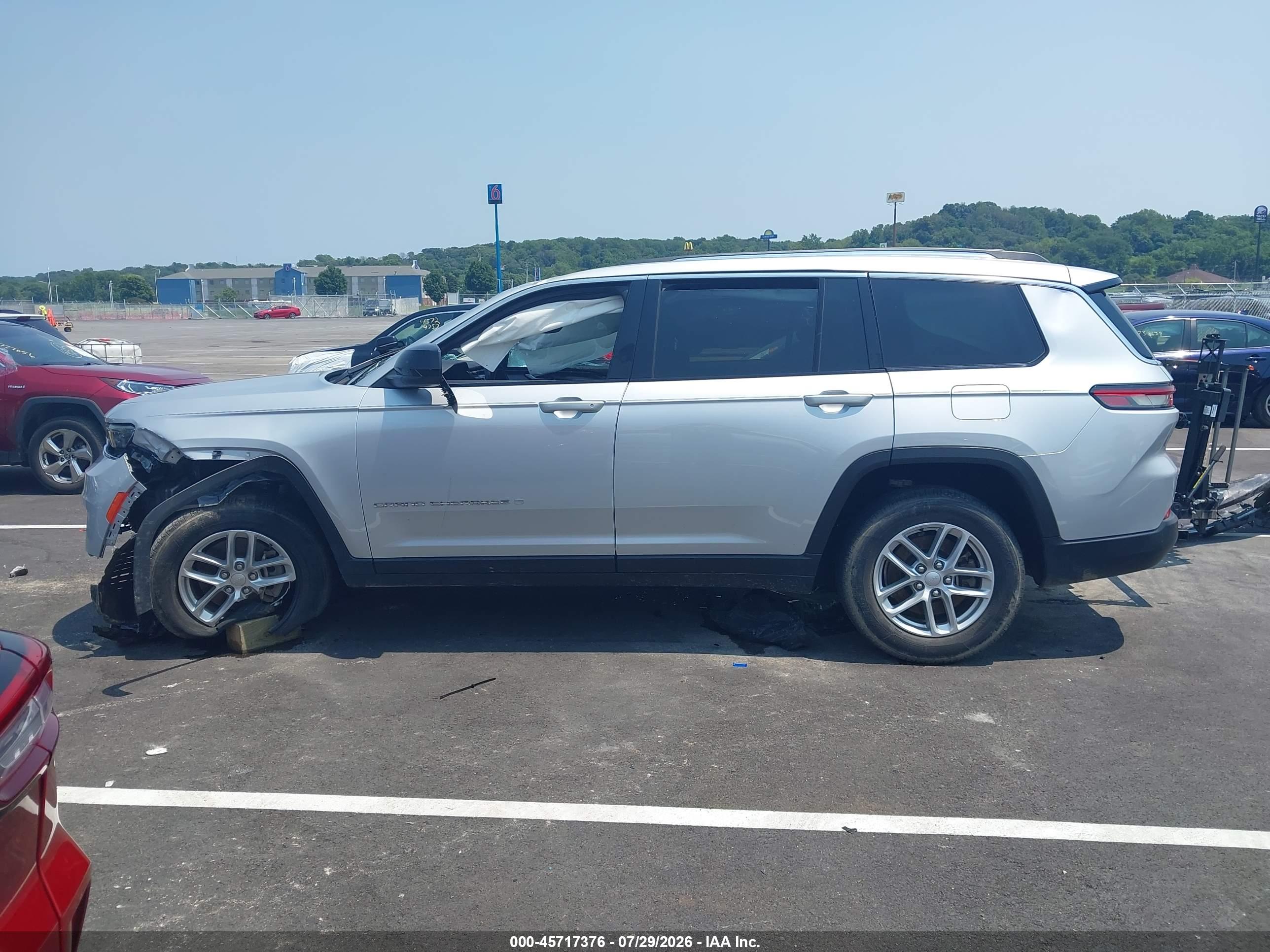 2021 JEEP GRAND CHEROKEE L LAREDO 4X4