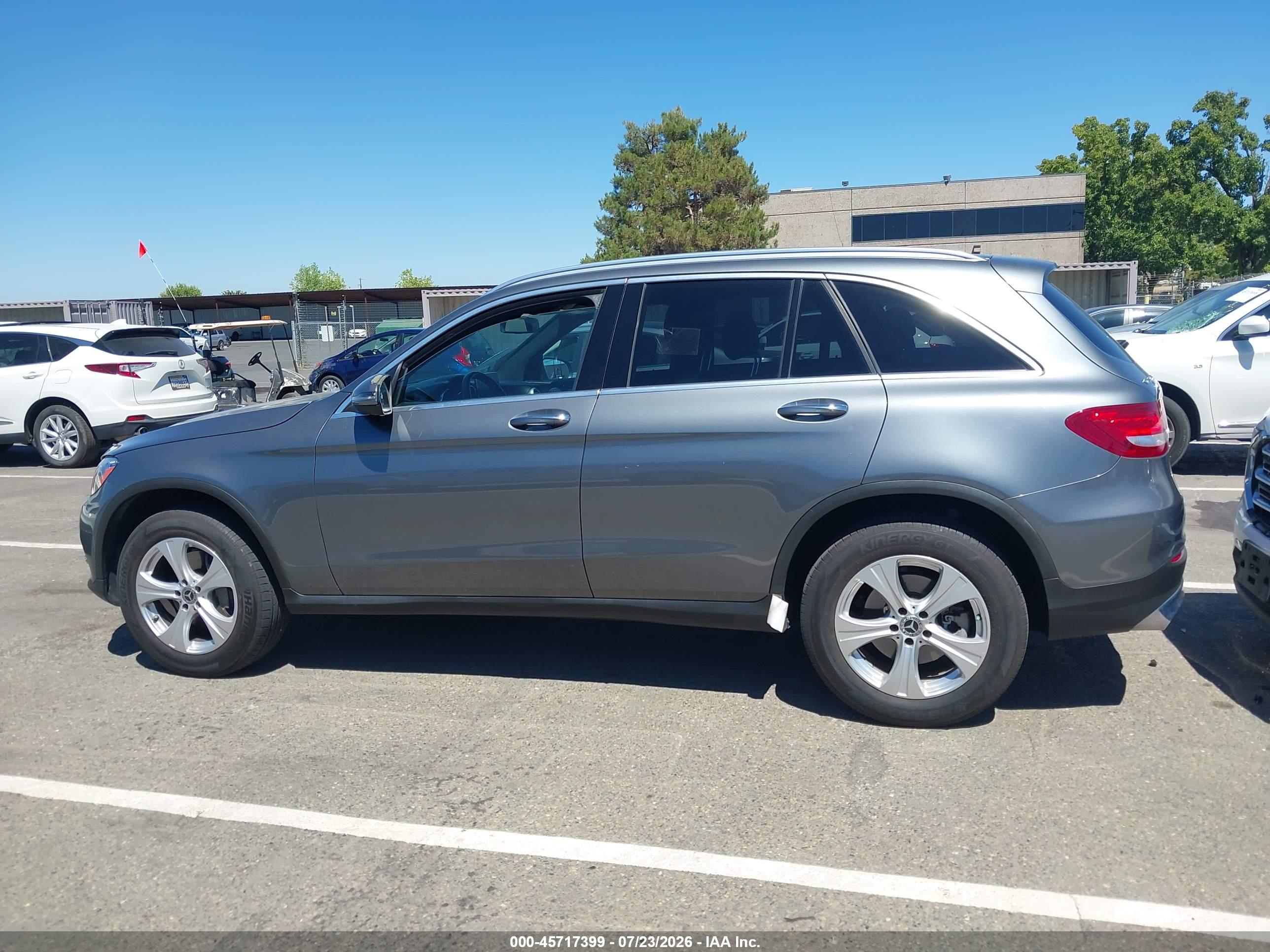 2017 MERCEDES-BENZ GLC 300 4MATIC