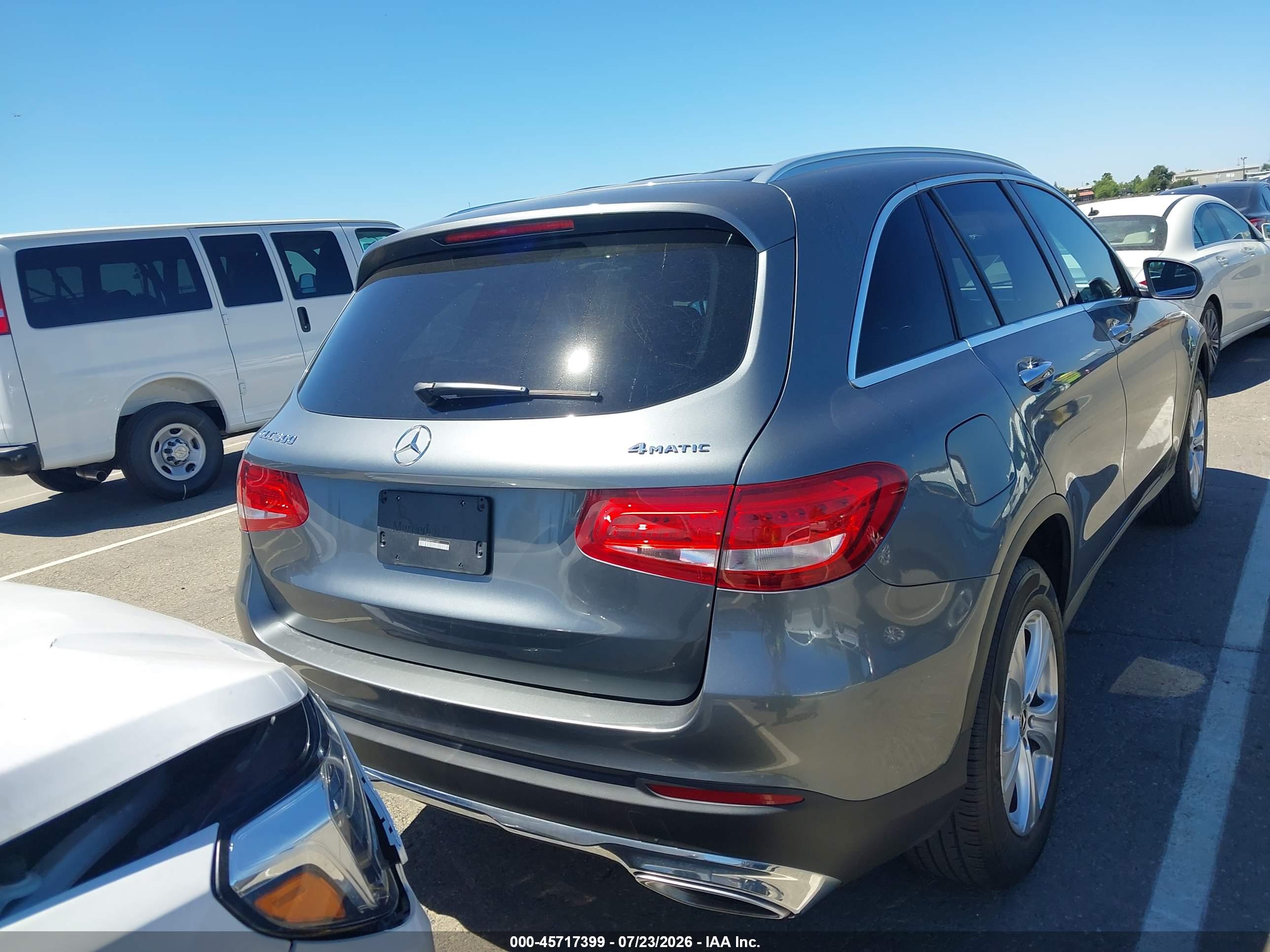 2017 MERCEDES-BENZ GLC 300 4MATIC
