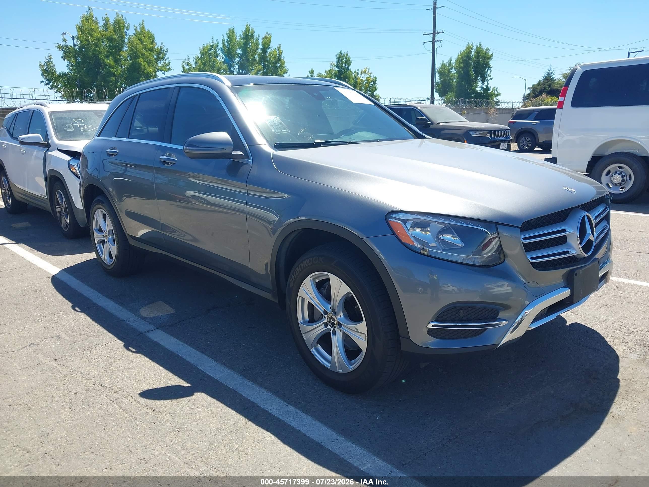 2017 MERCEDES-BENZ GLC 300 4MATIC
