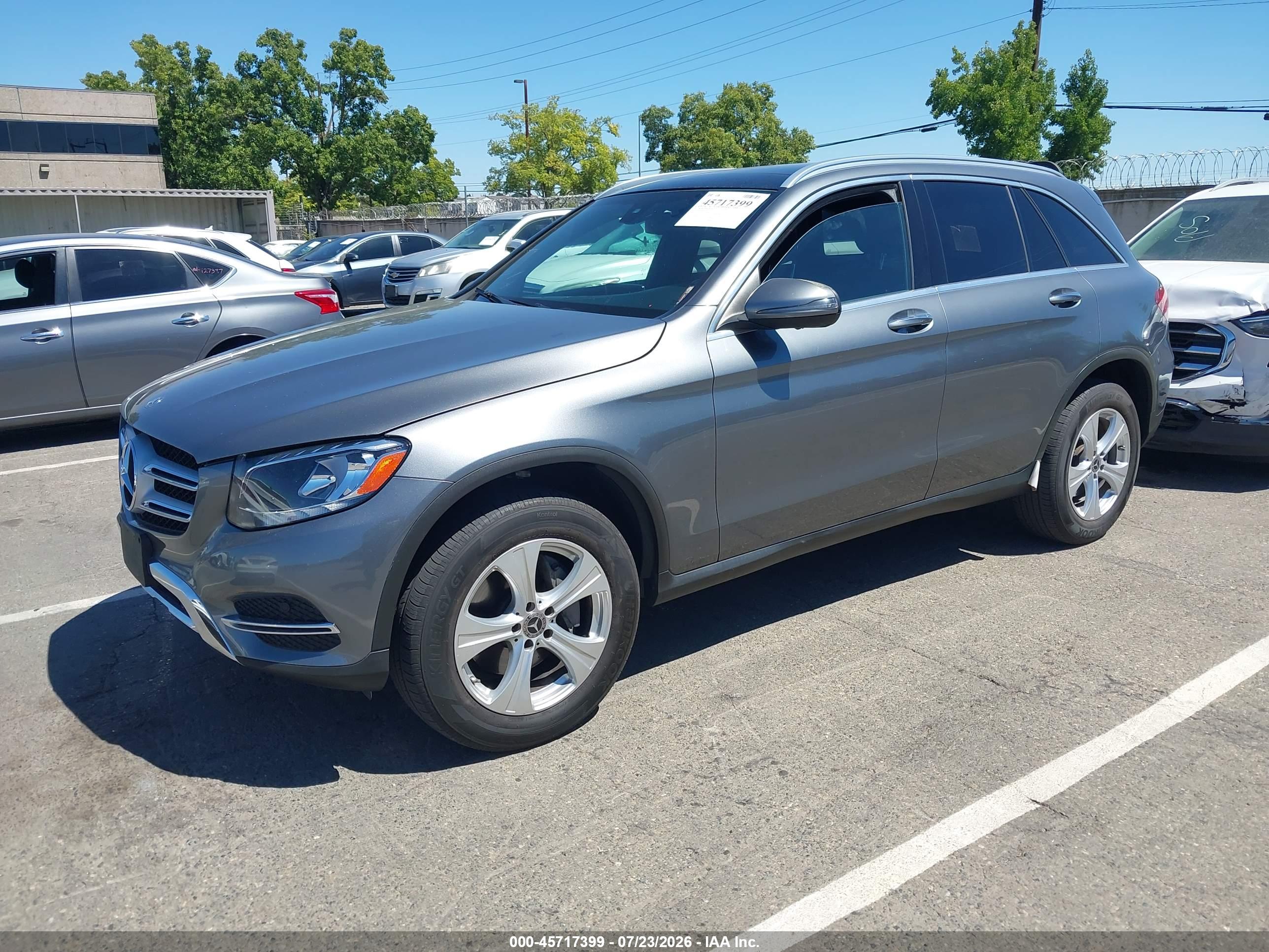 2017 MERCEDES-BENZ GLC 300 4MATIC