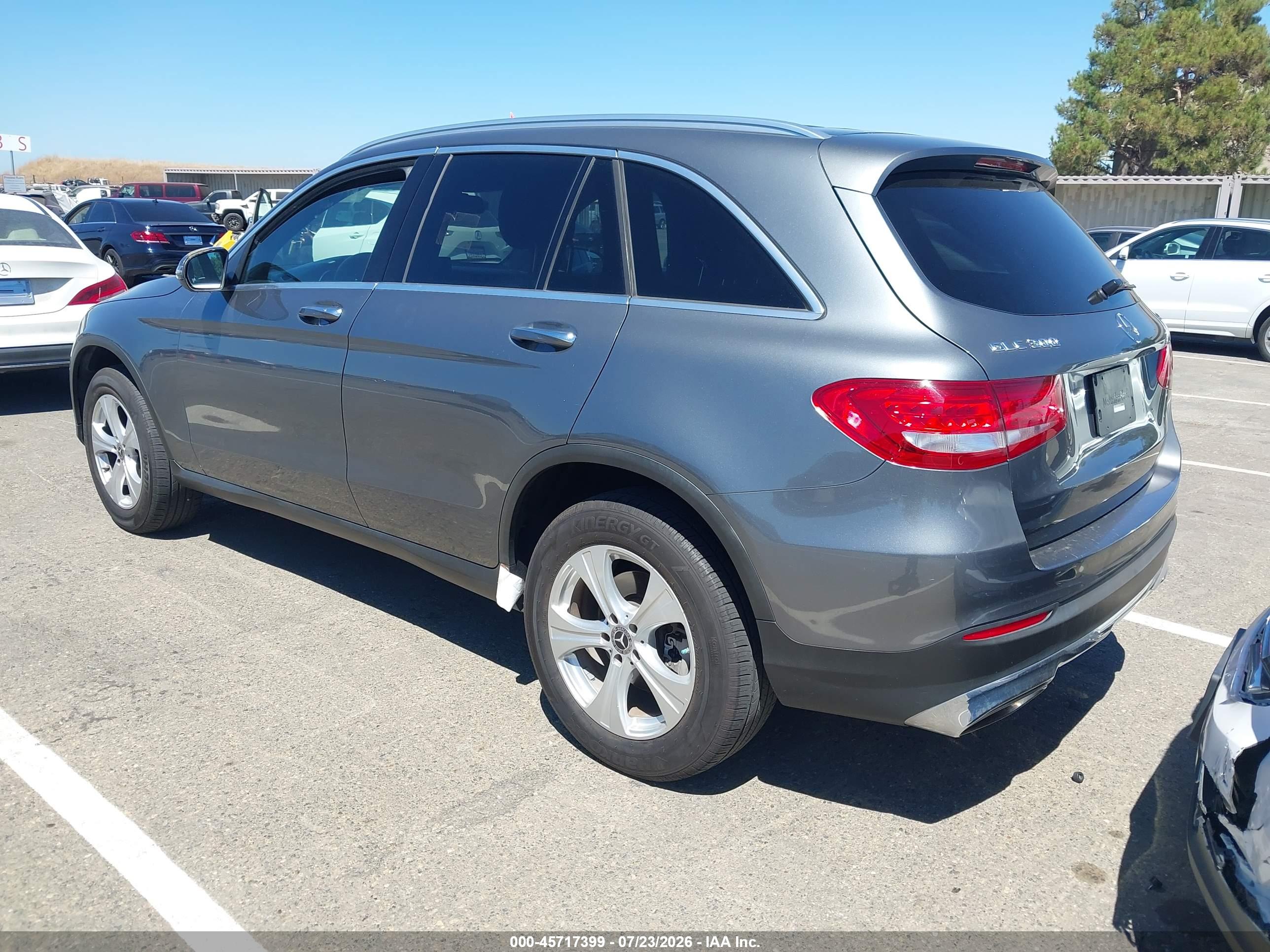 2017 MERCEDES-BENZ GLC 300 4MATIC