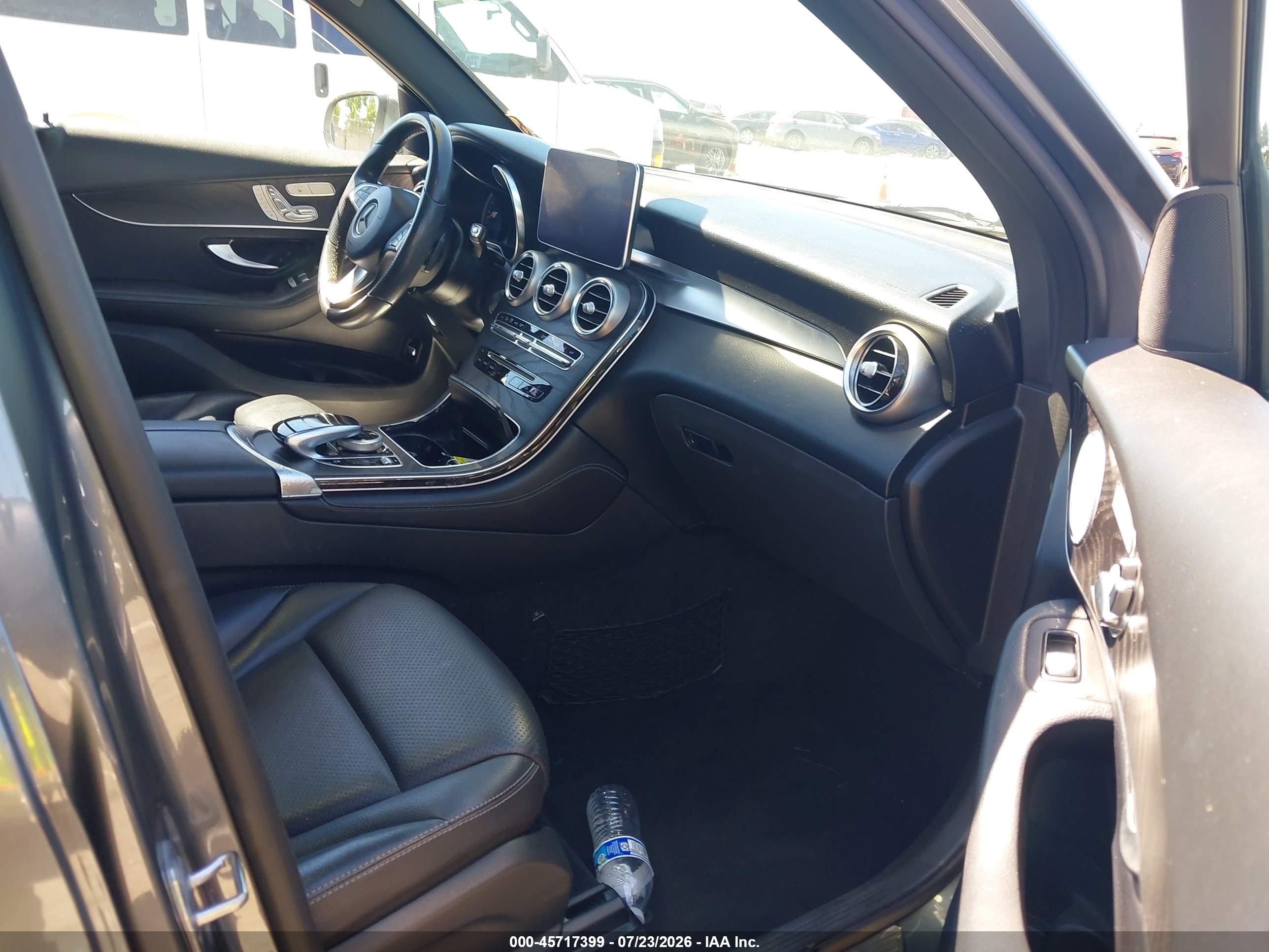 2017 MERCEDES-BENZ GLC 300 4MATIC