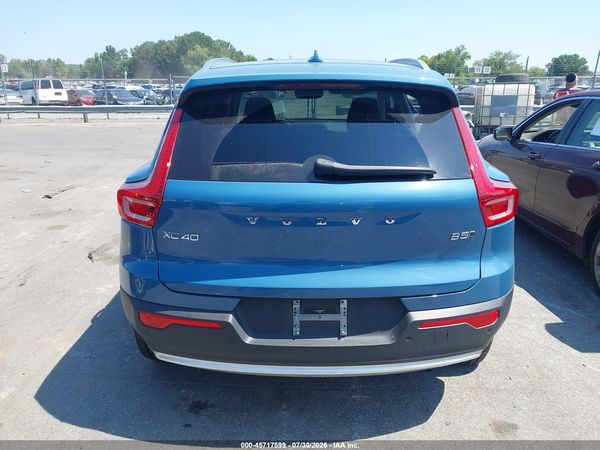 2025 VOLVO XC40 B5 PLUS BRIGHT THEME