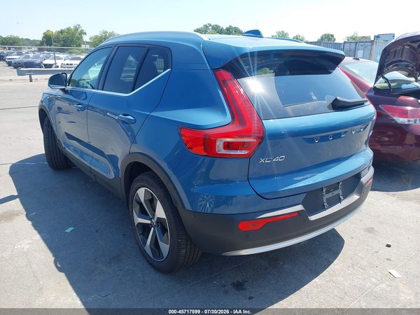 2025 VOLVO XC40 B5 PLUS BRIGHT THEME
