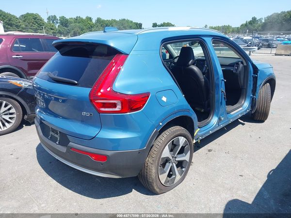 2025 VOLVO XC40 B5 PLUS BRIGHT THEME