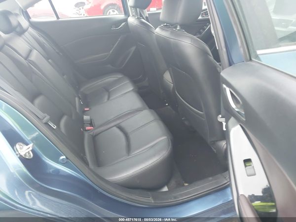 2018 MAZDA MAZDA3 TOURING