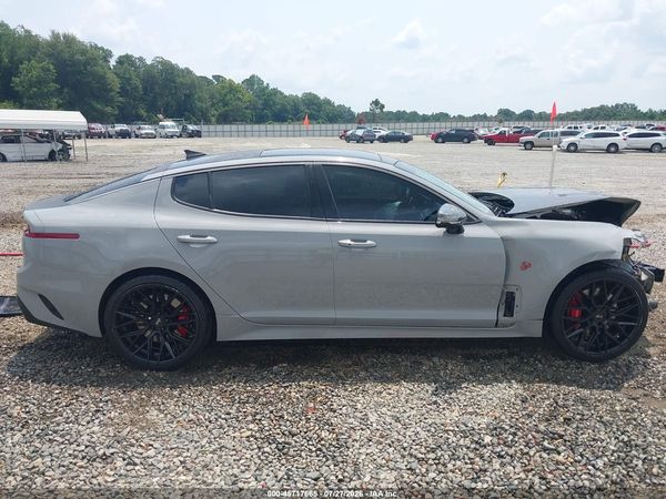 2019 KIA STINGER GT2