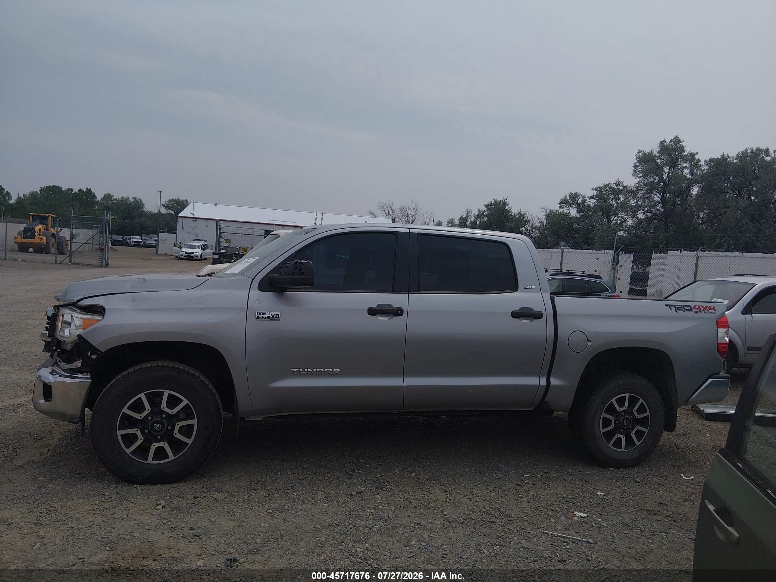 2017 TOYOTA TUNDRA SR5 5.7L V8